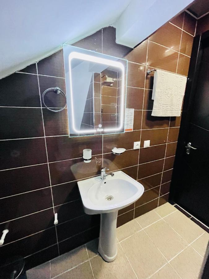 Quality Inn Tbilisi Ngoại thất bức ảnh