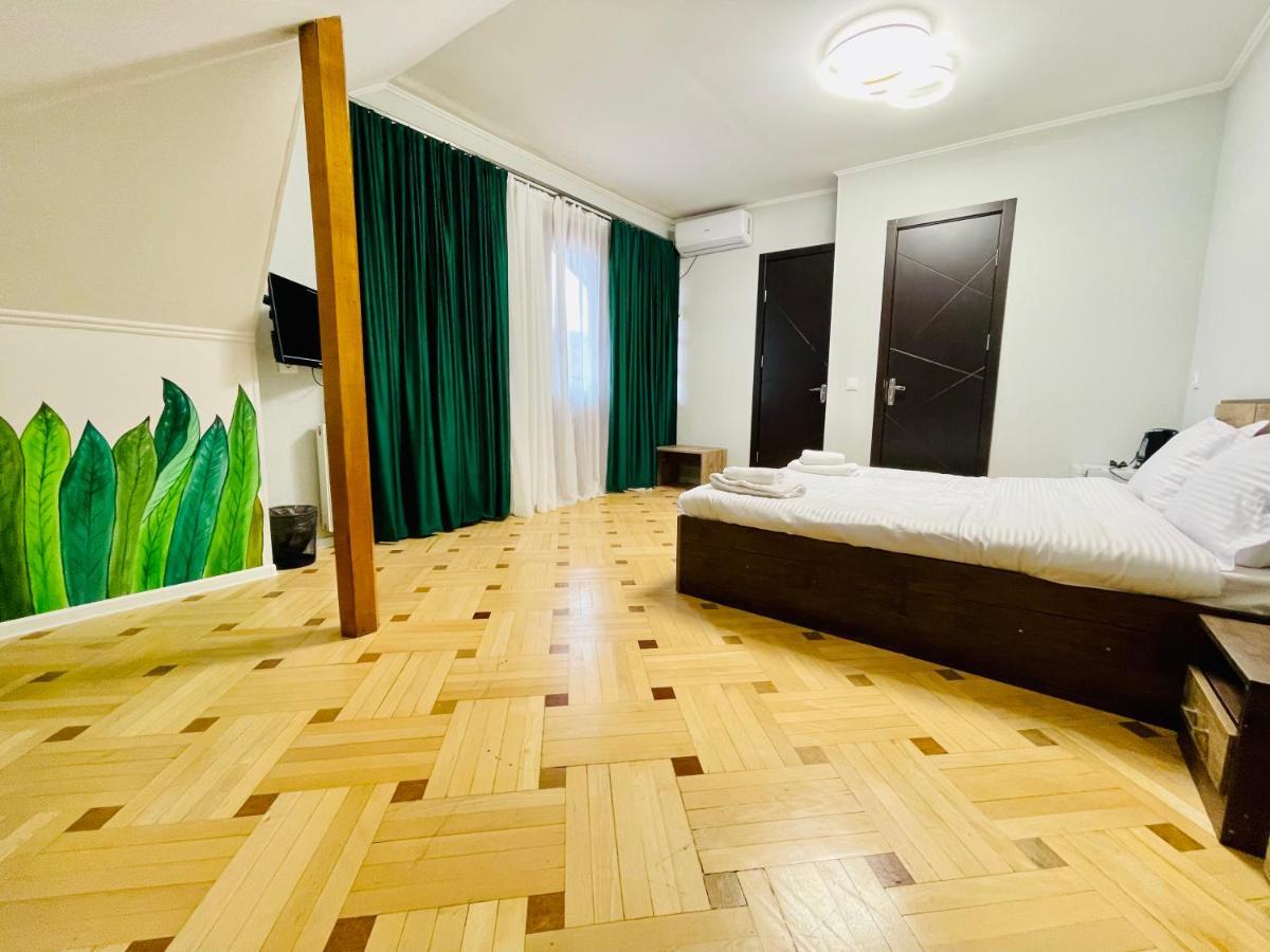 Quality Inn Tbilisi Ngoại thất bức ảnh
