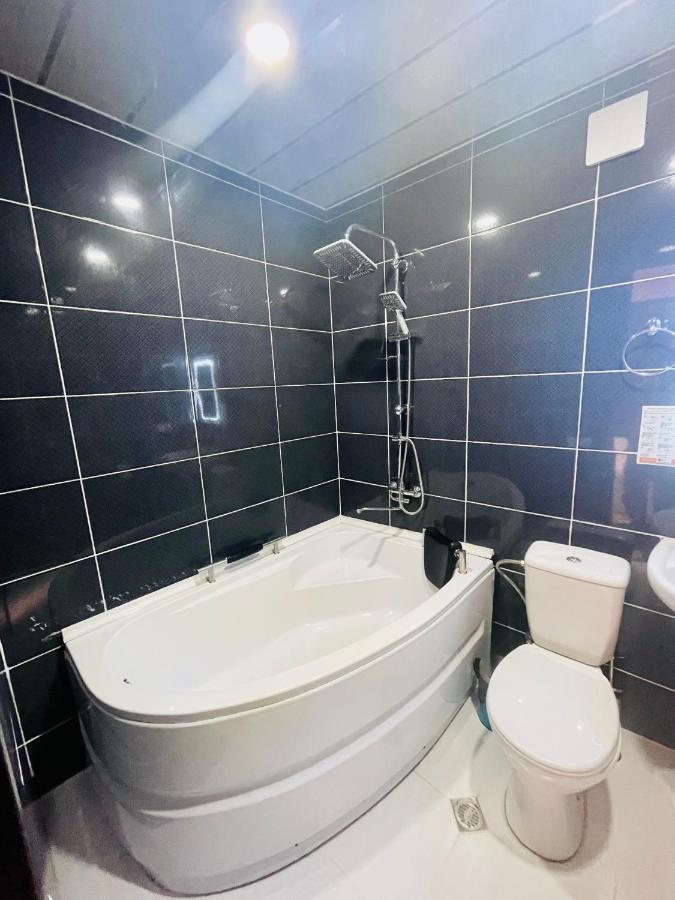 Quality Inn Tbilisi Ngoại thất bức ảnh