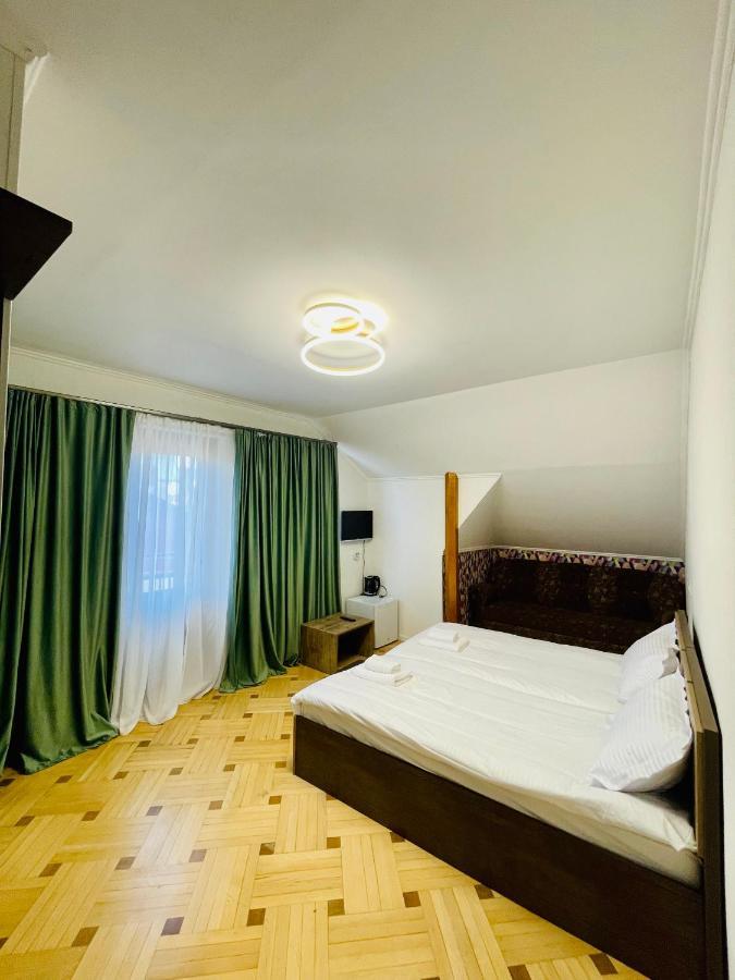 Quality Inn Tbilisi Ngoại thất bức ảnh