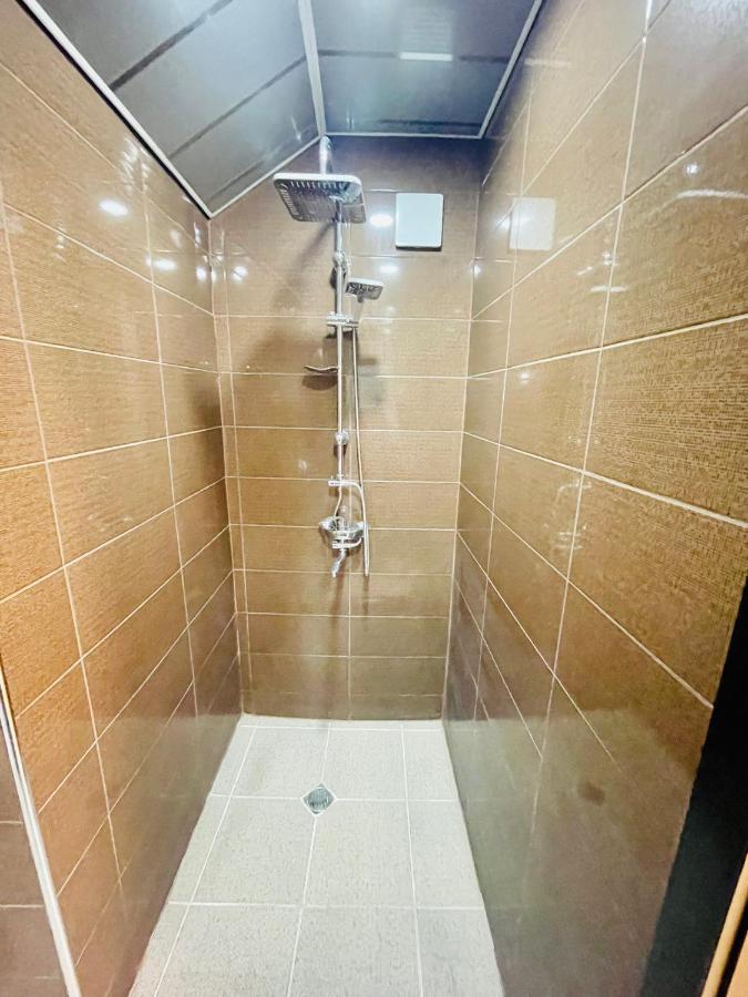 Quality Inn Tbilisi Ngoại thất bức ảnh